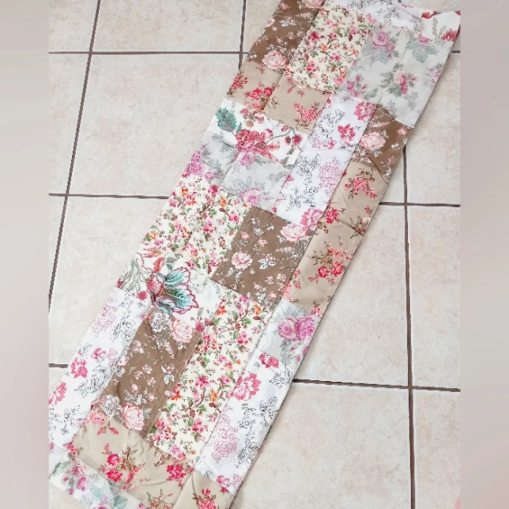 Pottery Barn Vintage Floral Patchwork Table Runner 18